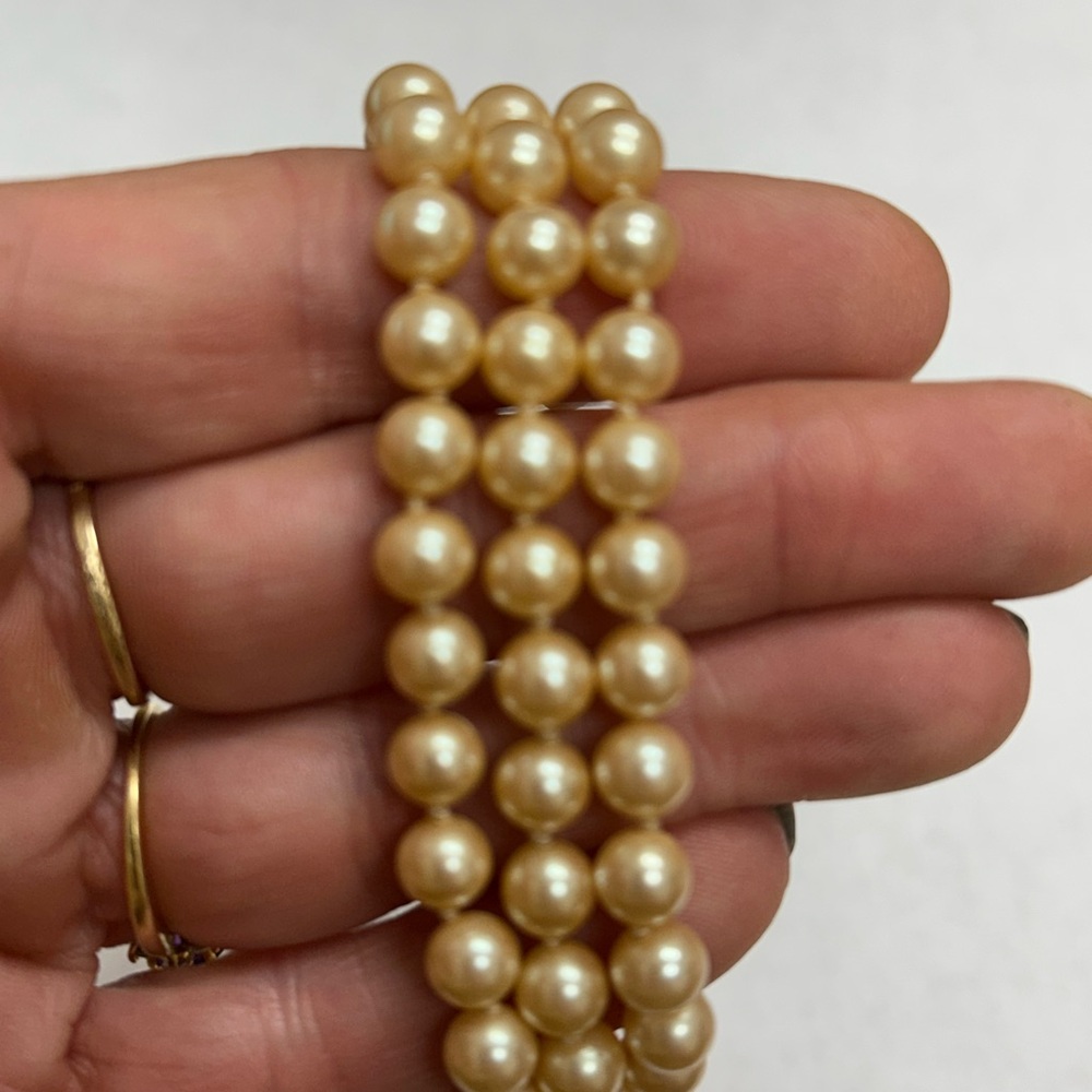 Vintage 25” Cream Faux Pearl Necklace